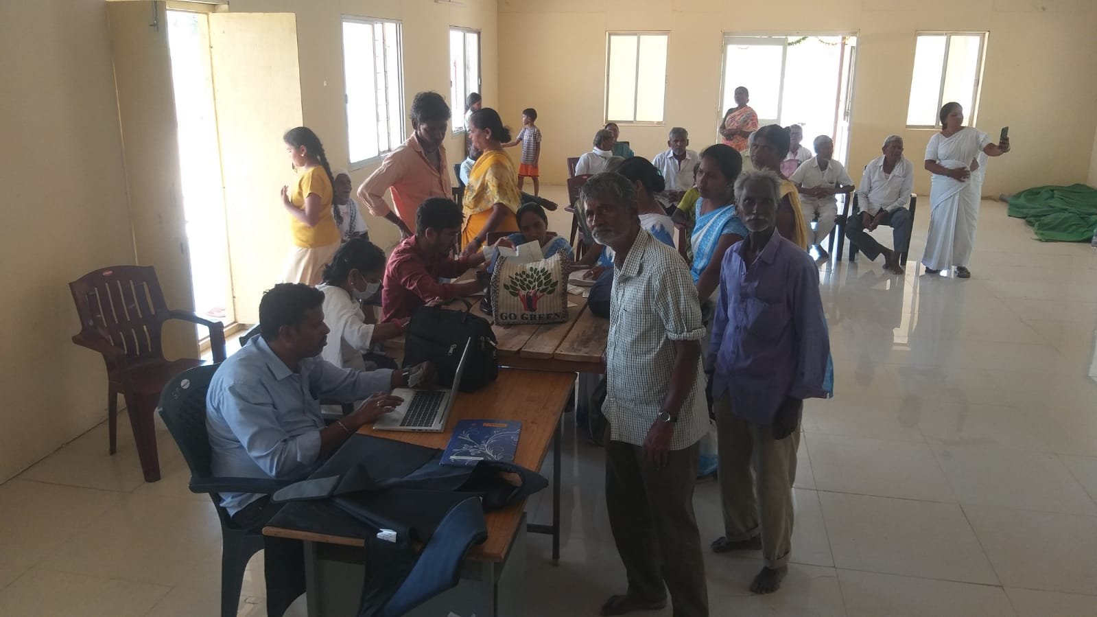 ప్రజా పాలన ప్రగతిప్రణాళికలో భాగంగా ఈరోజు  ఇందిరమ్మ కాలనీ భారత్ అభియాన్' 100 రోజుల ప్రత్యేక కార్యక్రమాన్ని